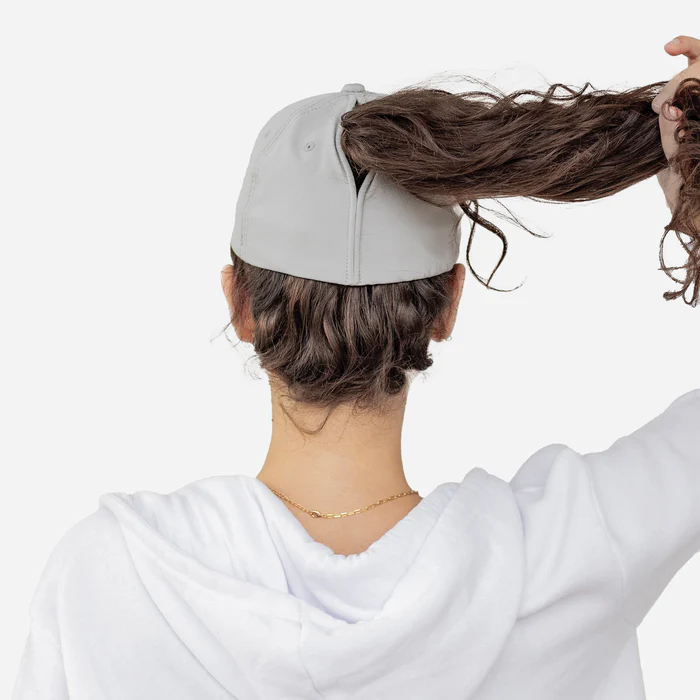 Boné feminino Lunna com fecho magnético