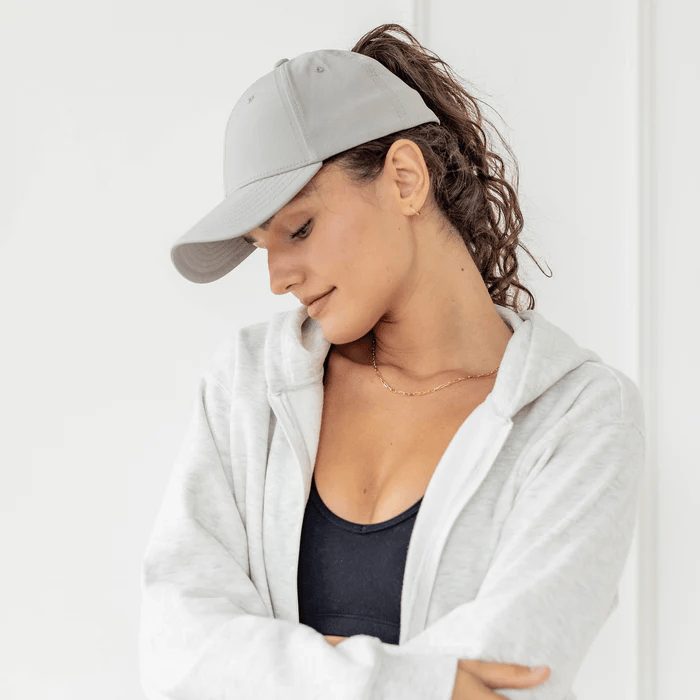 Boné feminino Lunna com fecho magnético